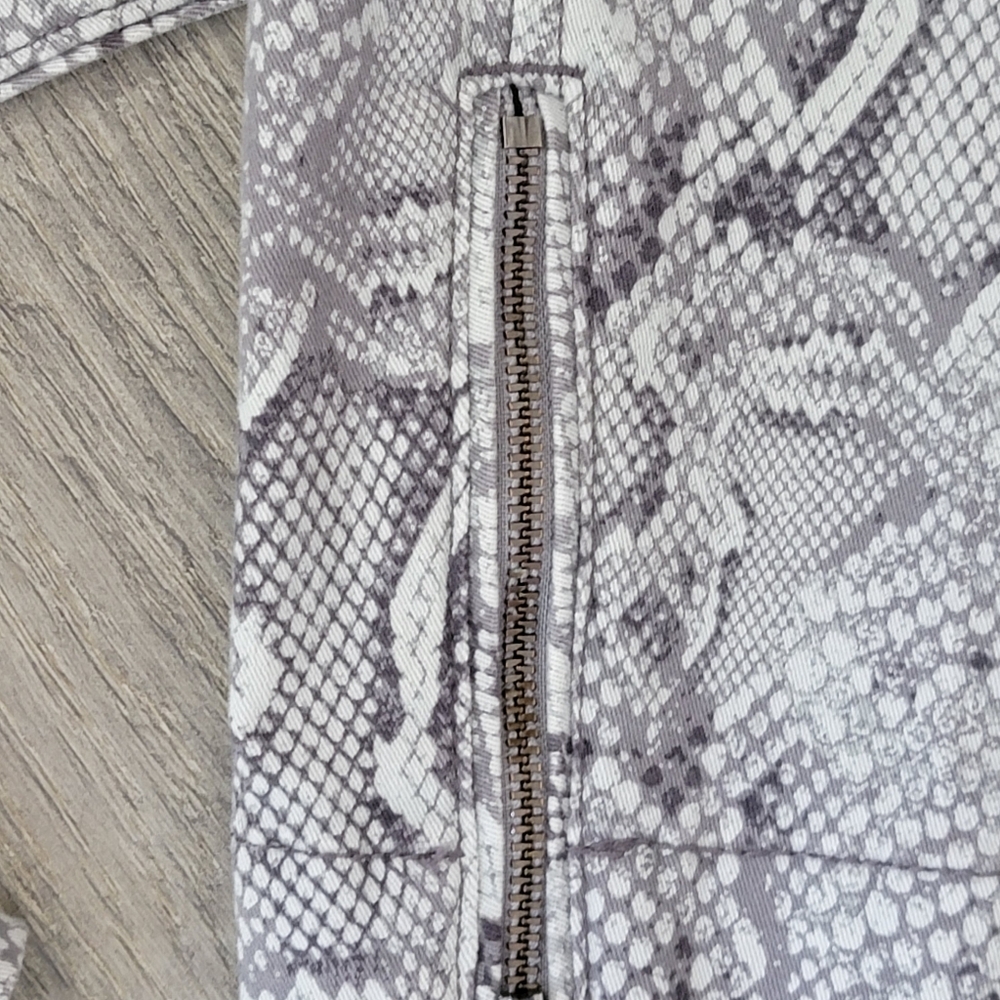 White House Black Market Snake Print Jacket. Sz 6 Pit To Pit 17" Length… - Picture 10 of 11